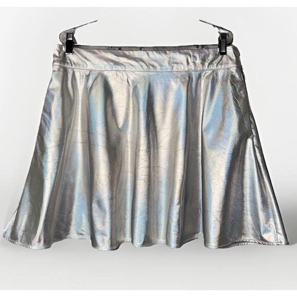 Hot Topic Black Heart Large Silver Shiny Iridescent Vinyl Circle Skirt Festival - Picture 1 of 5